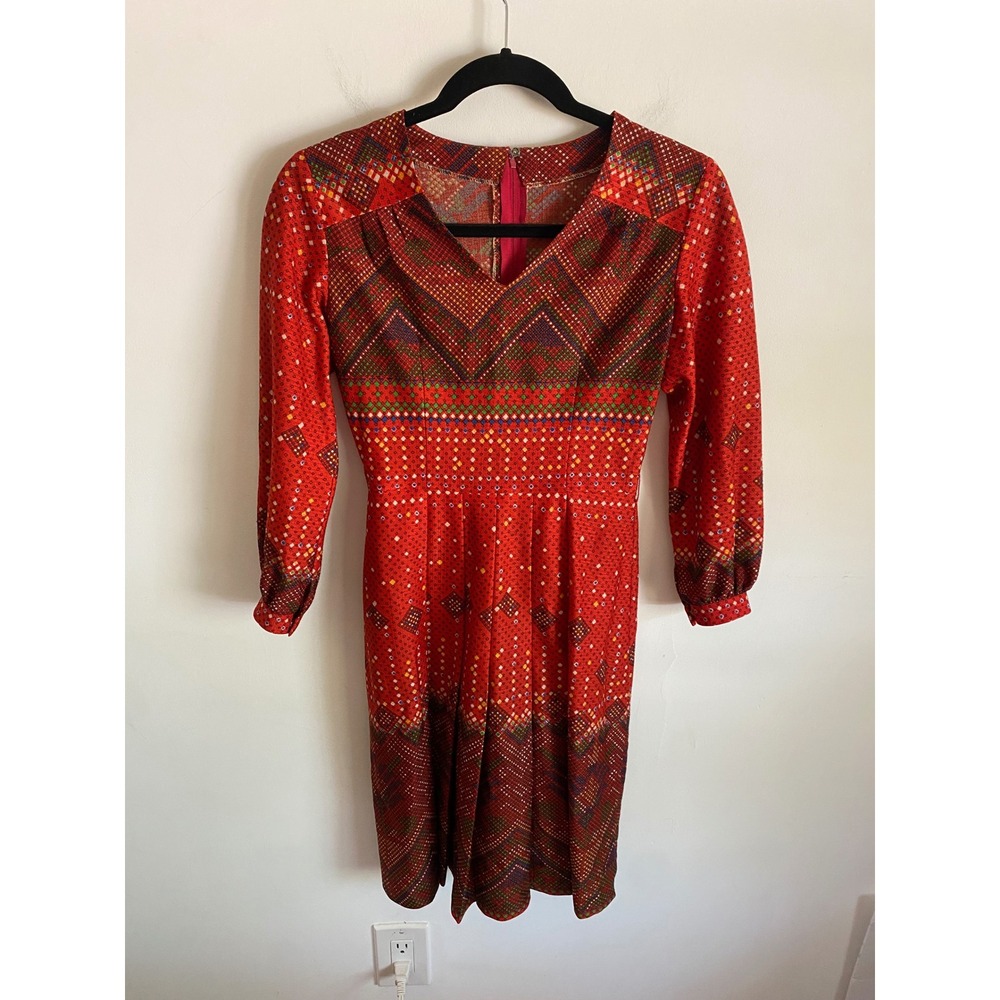 Vintage‎ 70s Red Geometric Border Print V-Neck Long Sleeve Pleated A-Line Dress